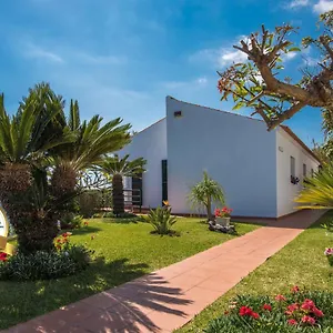 Vivenda Da Esquina - By Lovelystay Ferienhaus Caniço
